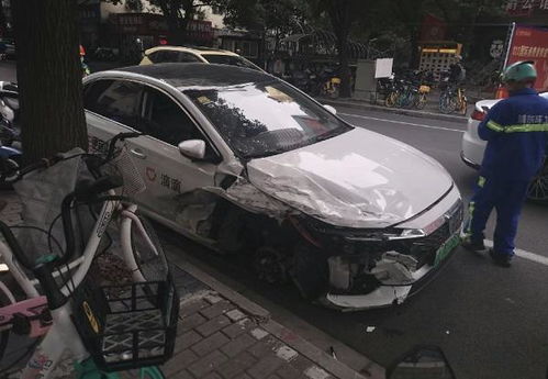 汽车撞翻多少辆车