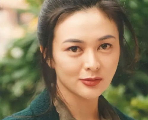 关之琳62岁状态