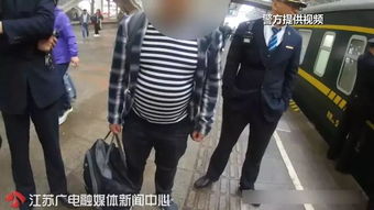 男子尾随女童进电梯还捂嘴？警方通报