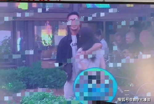 杨坤和美女同回酒店 疑新恋情曝光