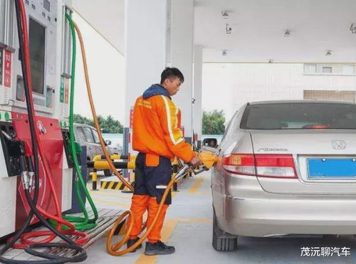给汽车加油需要多少