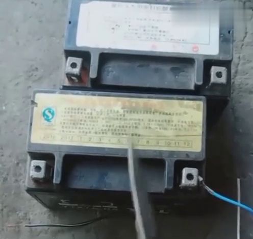 汽车电瓶保存多少电